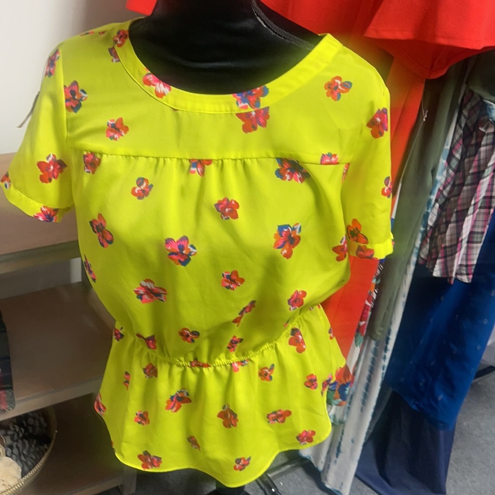 NEON GREEN/YELLOW ATTENTION TOP